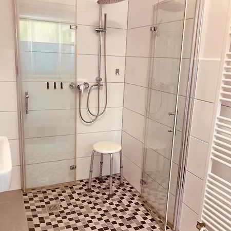 Betongold Rollstuhlgerechte, Barrierefreie Ferienwohnung Lägenhet